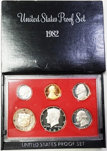미국 1982년 프루프민트 5종세트 + 메달 - 미사용
